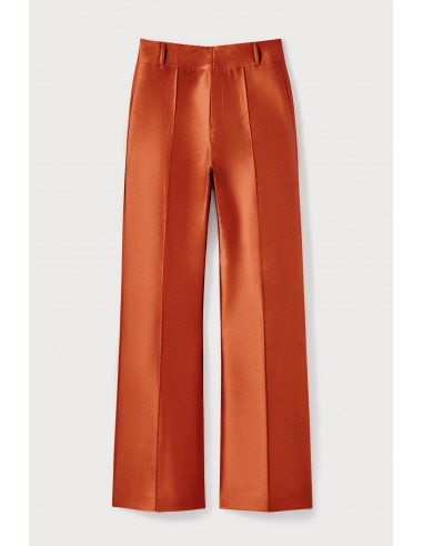 Terracotta Satin Flared Pants est présent 